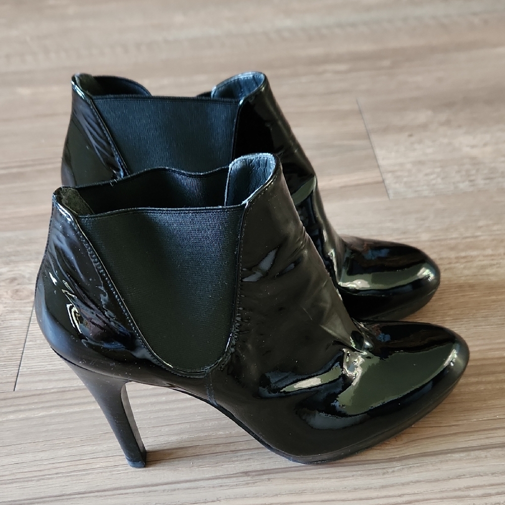 Stuart Weitzman Heels - Picture 1 of 7